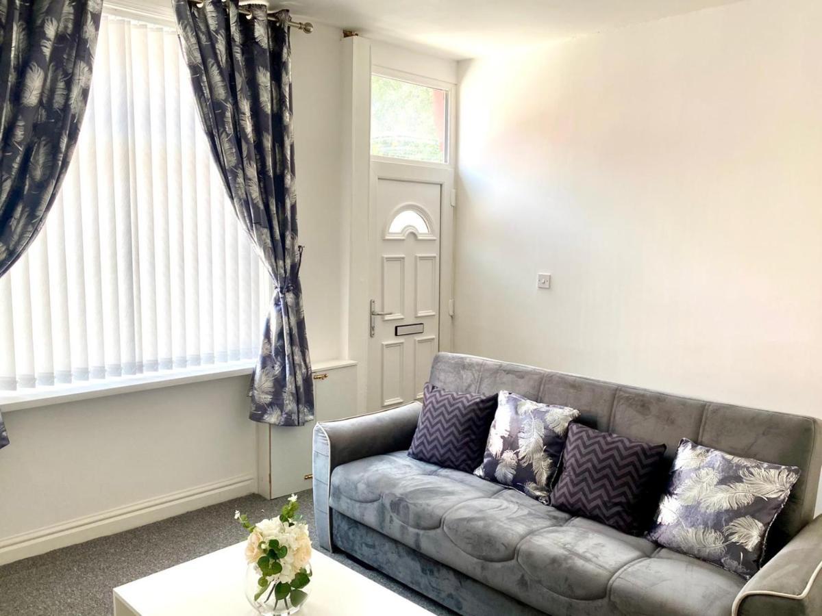 Cosy Cheerful 2 Bedrooms Near Piccadilly, Etihad Stadium Sleeps Up To 5 Manchester Exterior foto