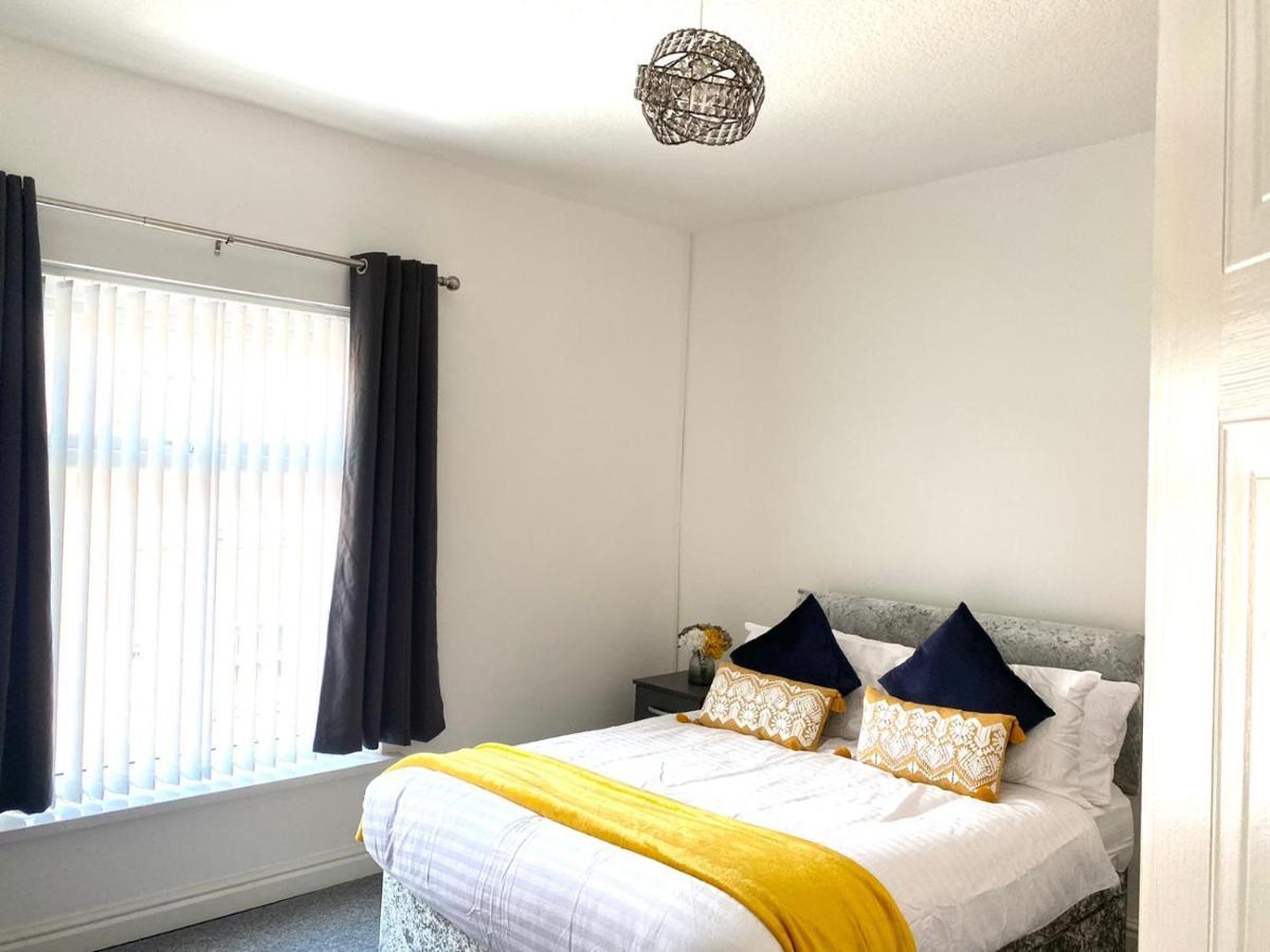 Cosy Cheerful 2 Bedrooms Near Piccadilly, Etihad Stadium Sleeps Up To 5 Manchester Exterior foto