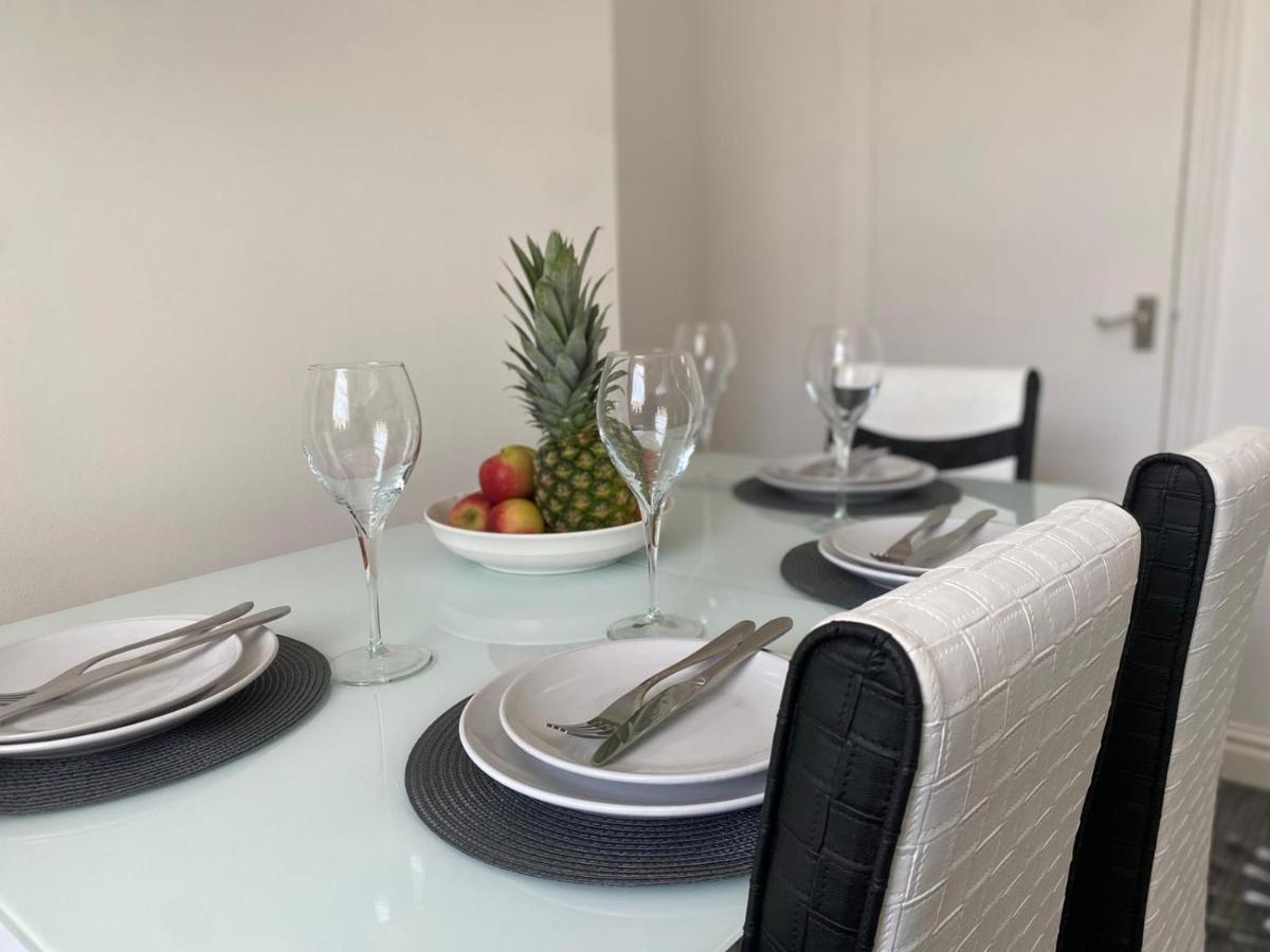 Cosy Cheerful 2 Bedrooms Near Piccadilly, Etihad Stadium Sleeps Up To 5 Manchester Exterior foto